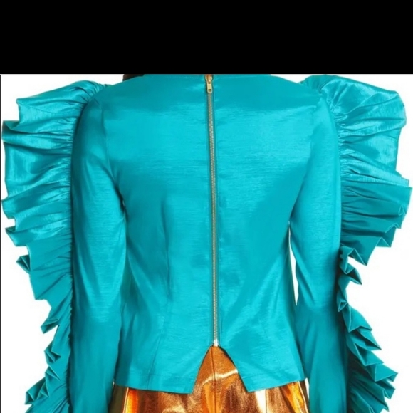 Tell me about this blouse ? - Picture 8 of 9